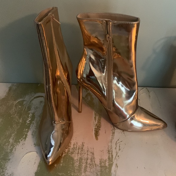 Steve Madden size 9 - Picture 2 of 3